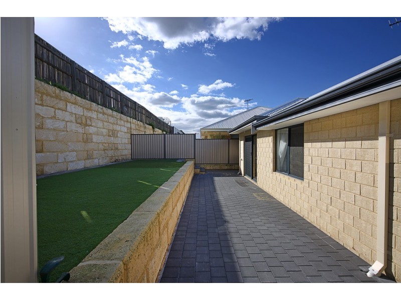 19 Tranquility Crescent, Aveley WA 6069