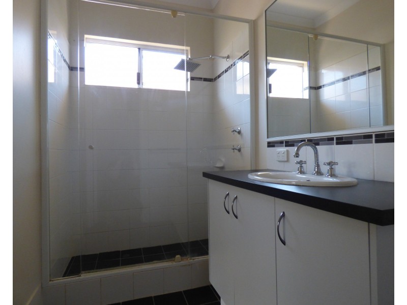 4 Vaspar Link, Aveley WA 6069