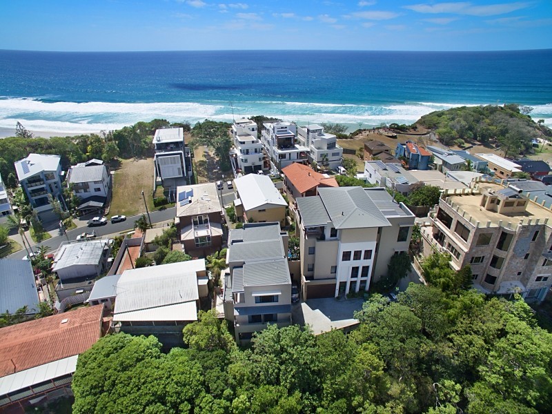 2/18 Brakes Crescent, Miami QLD 4220