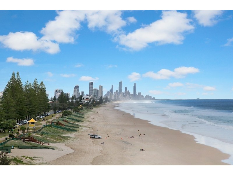 2/18 Brakes Crescent, Miami QLD 4220