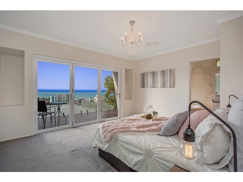 46 Hill Avenue, Burleigh Heads QLD 4220