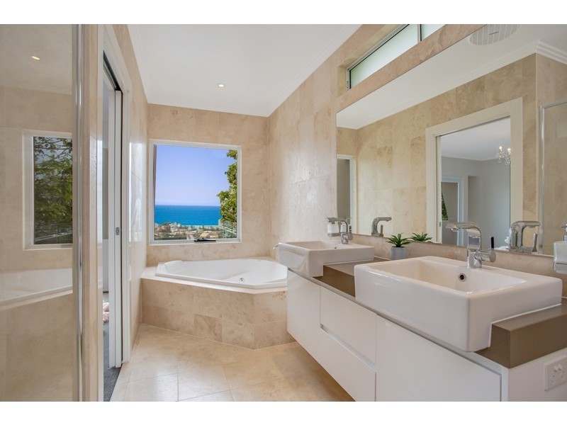 46 Hill Avenue, Burleigh Heads QLD 4220