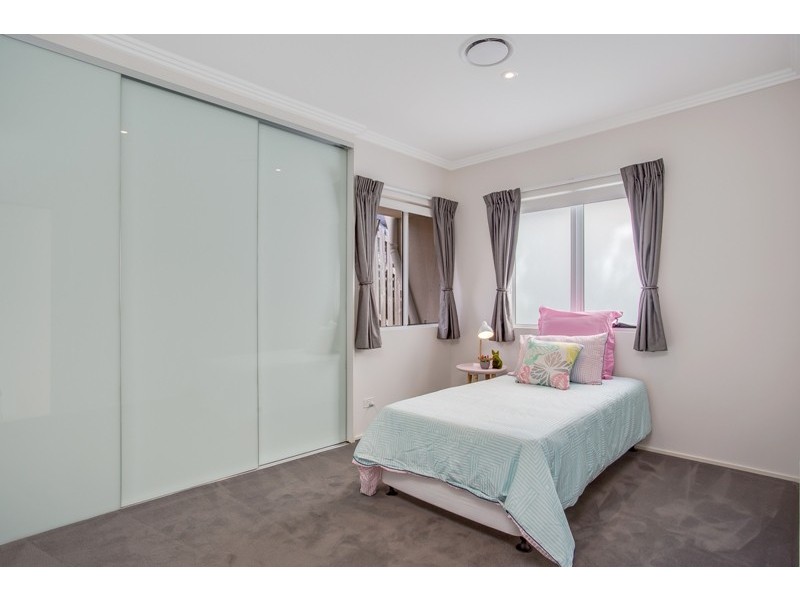 46 Hill Avenue, Burleigh Heads QLD 4220