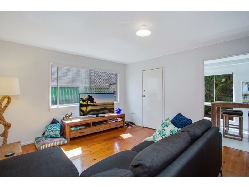 45 Sunshine Parade, Miami QLD 4220