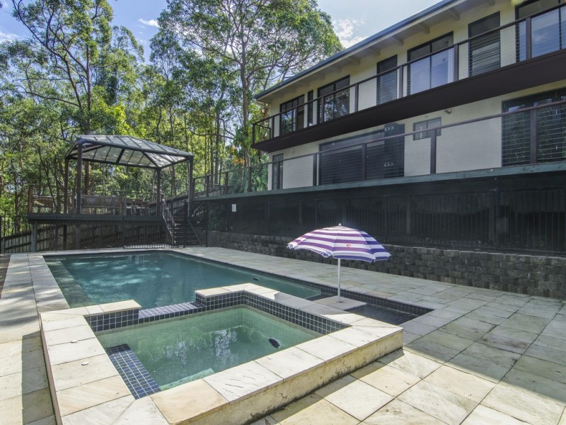 8 McCubbin Court, Burleigh Heads QLD 4220
