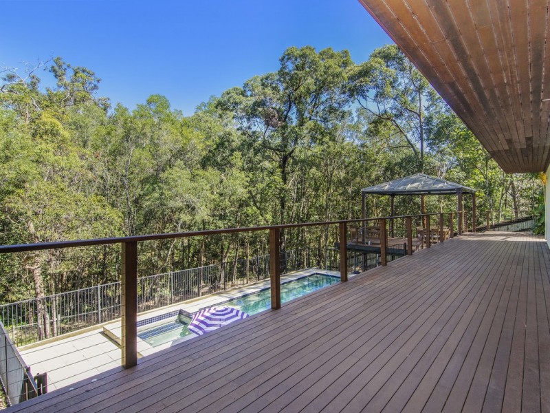 8 McCubbin Court, Burleigh Heads QLD 4220