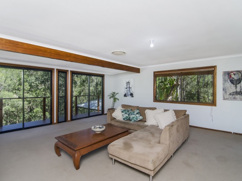 8 McCubbin Court, Burleigh Heads QLD 4220