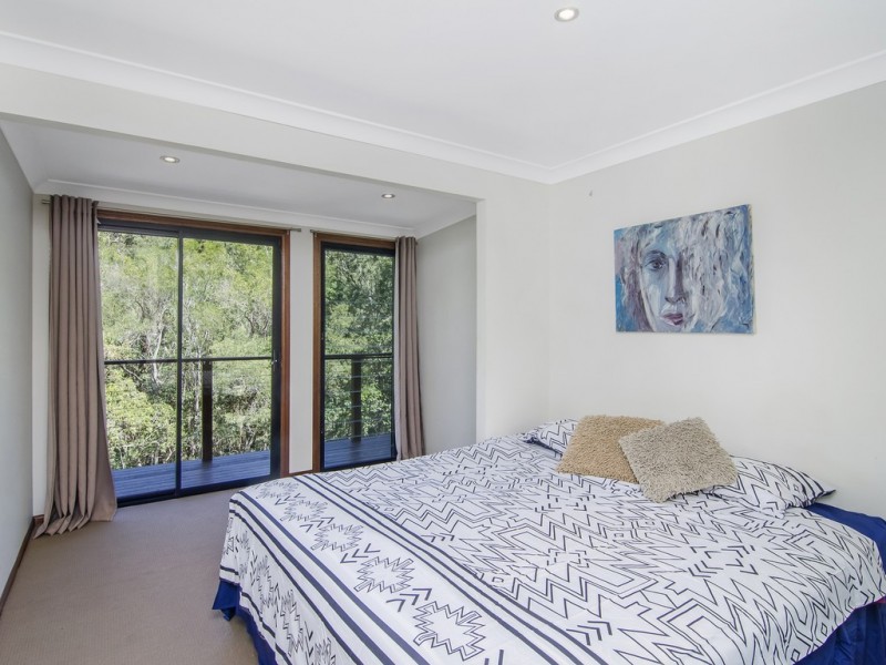 8 McCubbin Court, Burleigh Heads QLD 4220