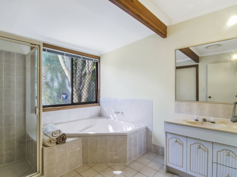 8 McCubbin Court, Burleigh Heads QLD 4220