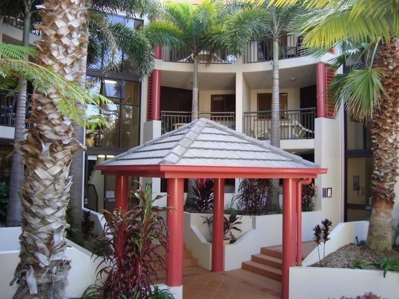 3/5 Fourth Avenue, Burleigh Heads QLD 4220