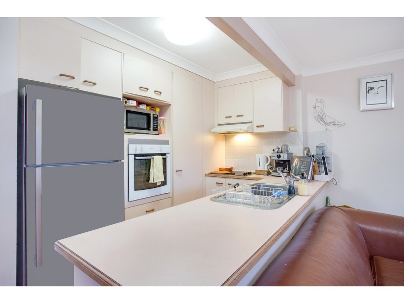 2/181 Cypress Terrace, Palm Beach QLD 4221