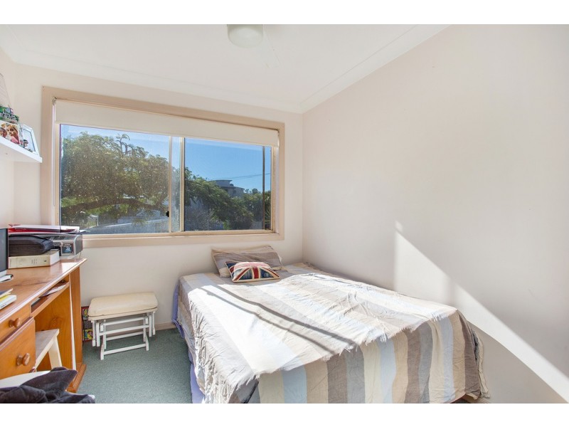 2/181 Cypress Terrace, Palm Beach QLD 4221