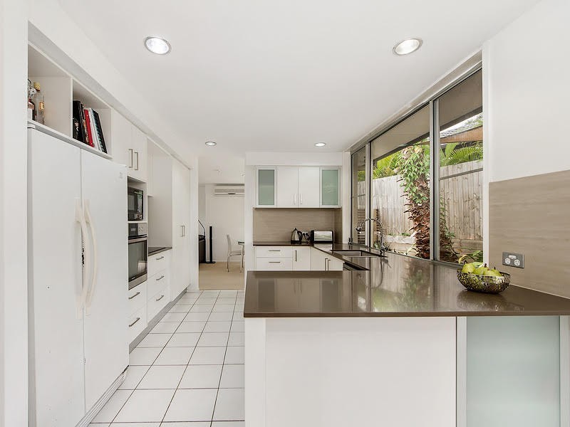 39 Huntingdale Crescent, Robina QLD 4226
