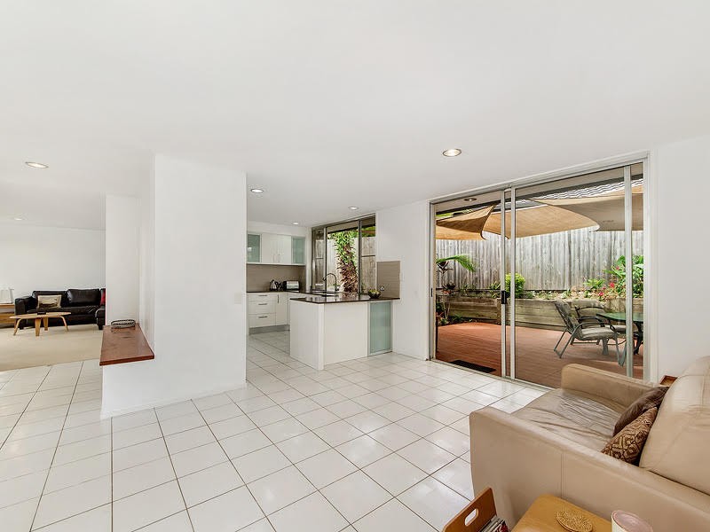 39 Huntingdale Crescent, Robina QLD 4226