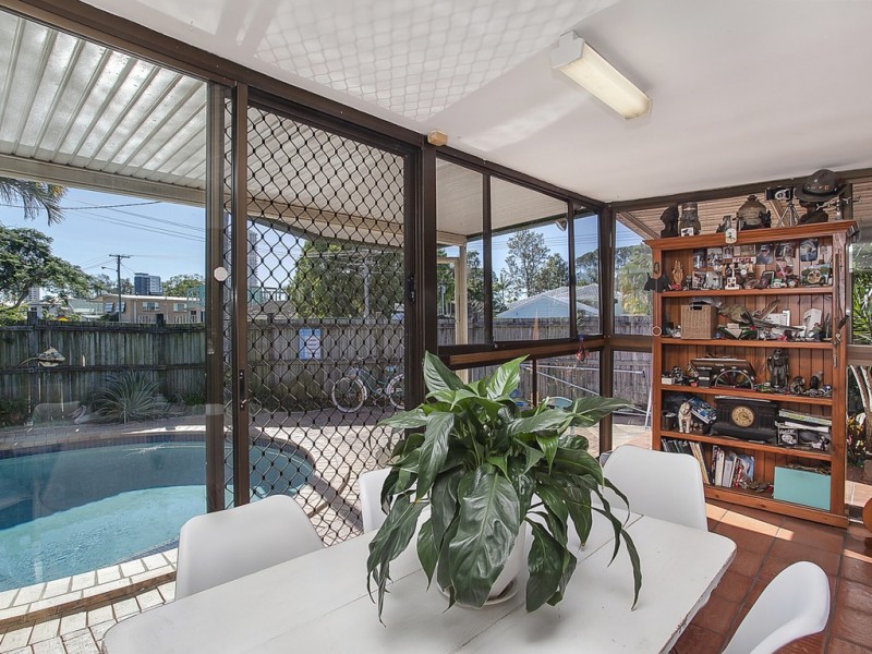 51 Acanthus Avenue, Burleigh Heads QLD 4220