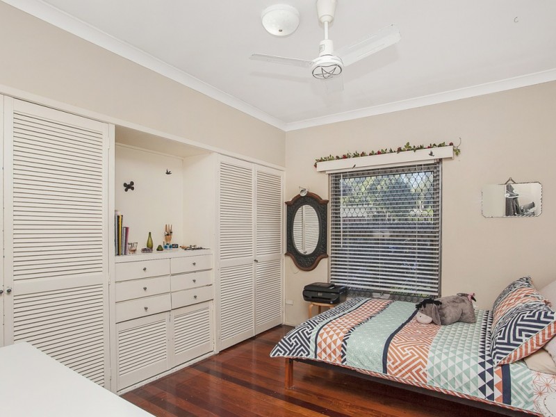 51 Acanthus Avenue, Burleigh Heads QLD 4220