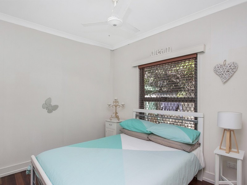 51 Acanthus Avenue, Burleigh Heads QLD 4220