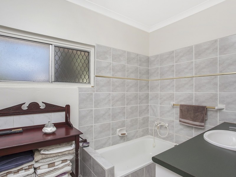 51 Acanthus Avenue, Burleigh Heads QLD 4220