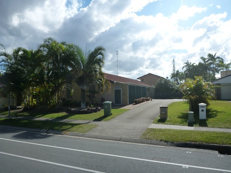 1/87 Christine Avenue, Burleigh Waters QLD 4220