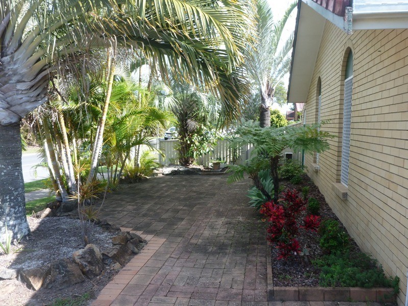 1/87 Christine Avenue, Burleigh Waters QLD 4220