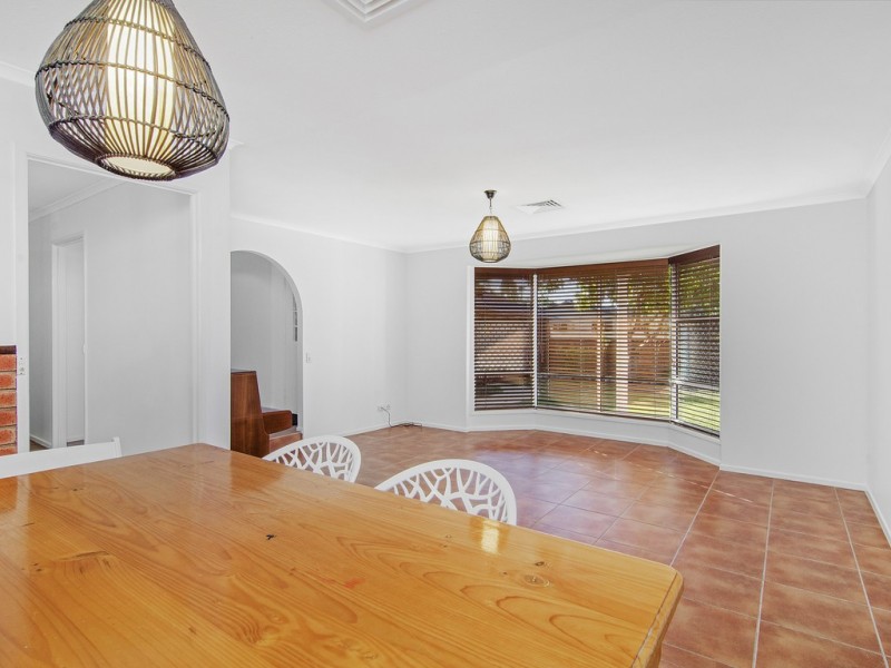 16 Lorikeet Lane, Burleigh Waters QLD 4220