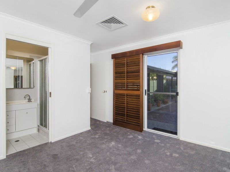 16 Lorikeet Lane, Burleigh Waters QLD 4220