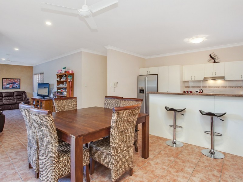 5 Mauritius Court, Varsity Lakes QLD 4227