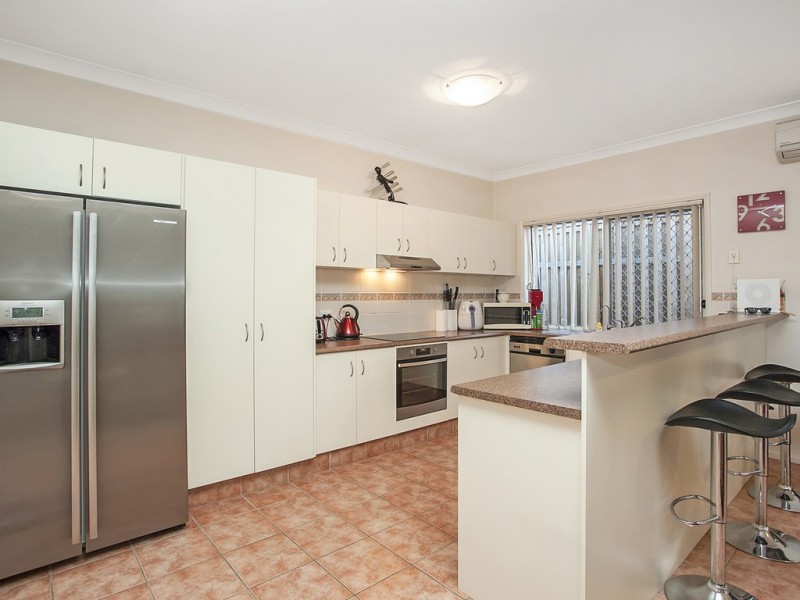 5 Mauritius Court, Varsity Lakes QLD 4227