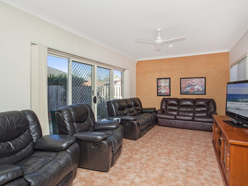 5 Mauritius Court, Varsity Lakes QLD 4227