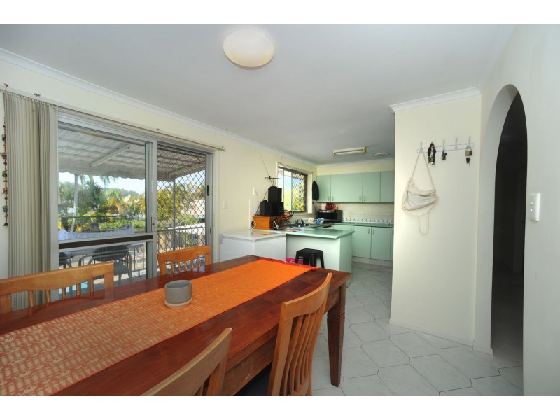 10 Avocet Avenue, Burleigh Waters QLD 4220