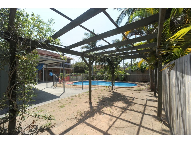 10 Avocet Avenue, Burleigh Waters QLD 4220