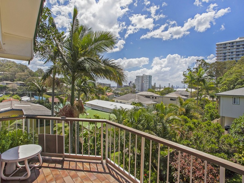 11/11 Hayle Street, Burleigh Heads QLD 4220