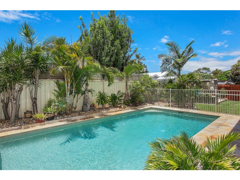 3 Joy Avenue, Burleigh Waters QLD 4220