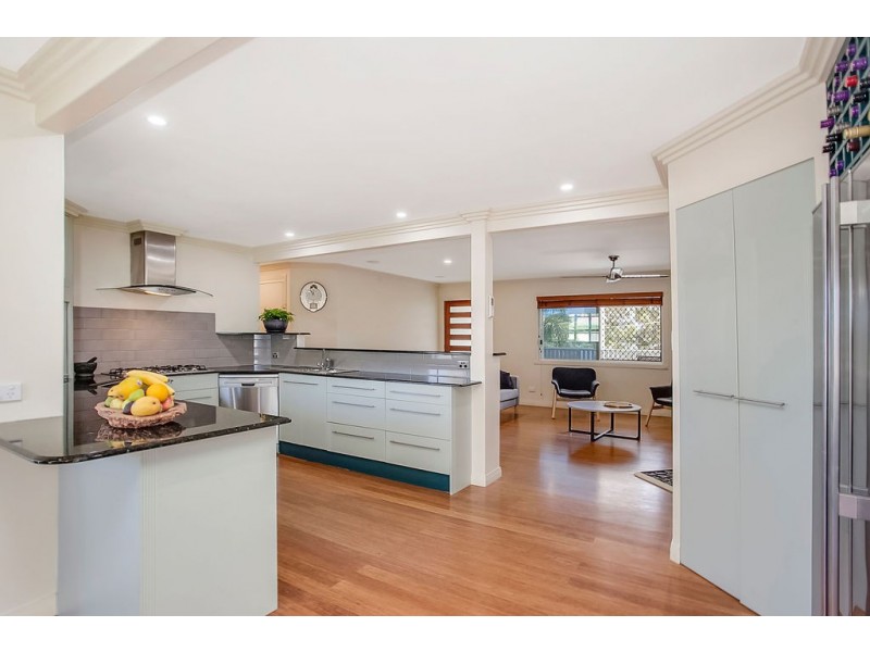 3 Joy Avenue, Burleigh Waters QLD 4220