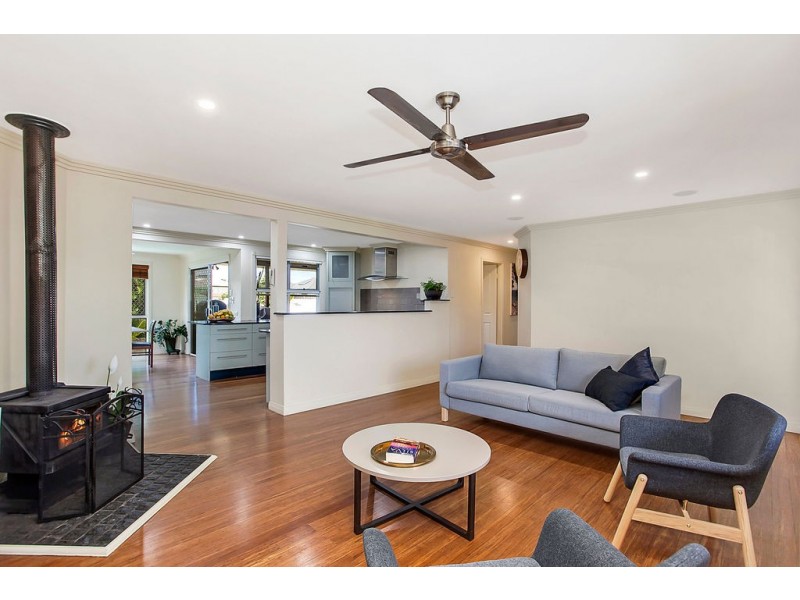 3 Joy Avenue, Burleigh Waters QLD 4220