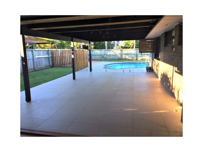 318 Rio Vista Boulevard, Mermaid Waters QLD 4218