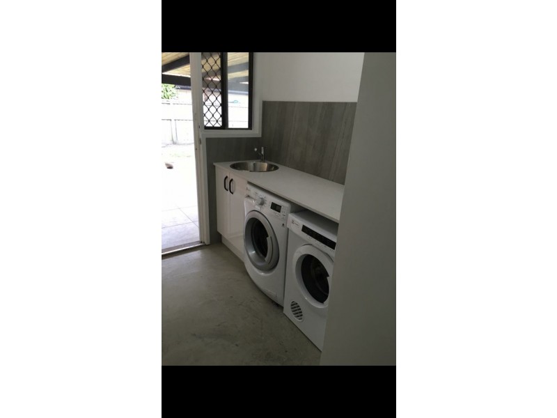 318 Rio Vista Boulevard, Mermaid Waters QLD 4218