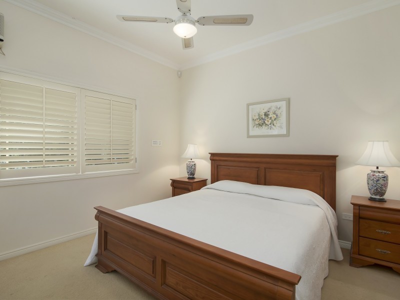 8 Rosebud Street, Robina QLD 4226