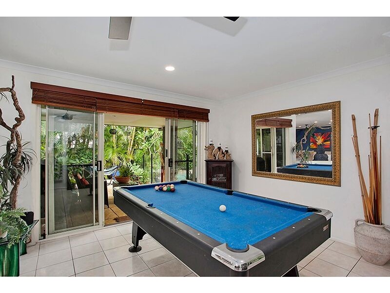 14 Lakes Circuit, Burleigh Waters QLD 4220