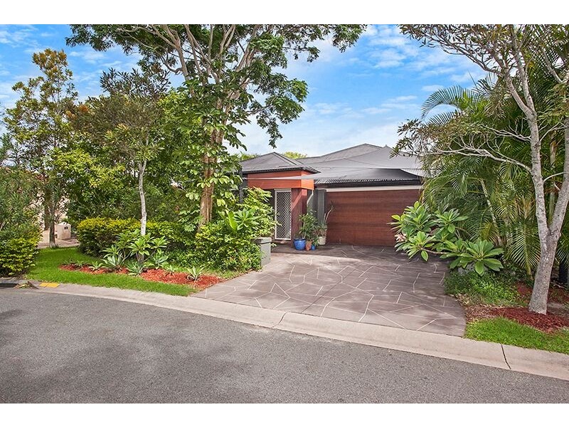 14 Lakes Circuit, Burleigh Waters QLD 4220