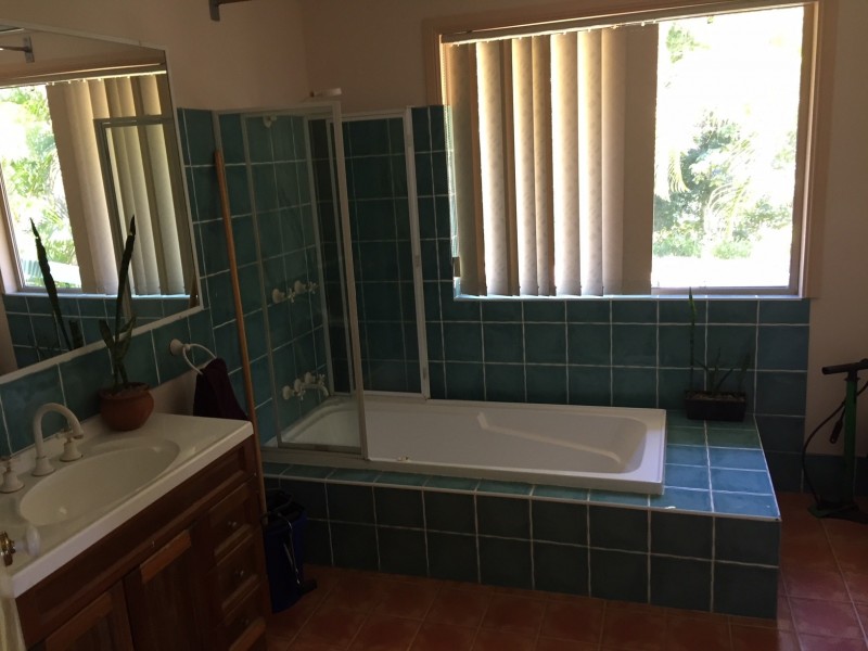 74 Rusty Court, Tallebudgera Valley QLD 4228