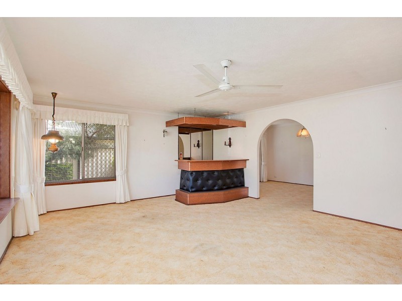 17 Lorikeet Lane, Burleigh Waters QLD 4220