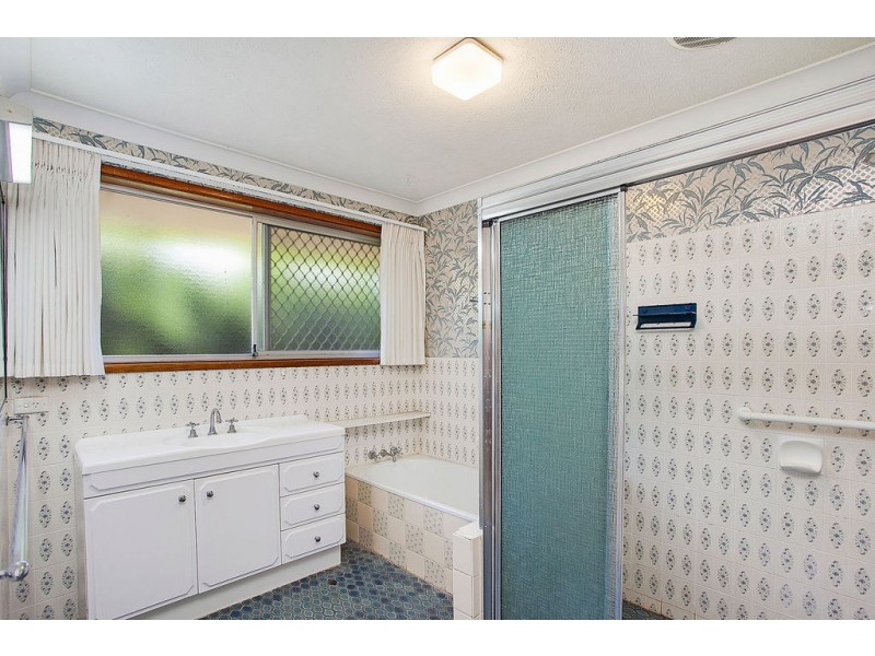 17 Lorikeet Lane, Burleigh Waters QLD 4220