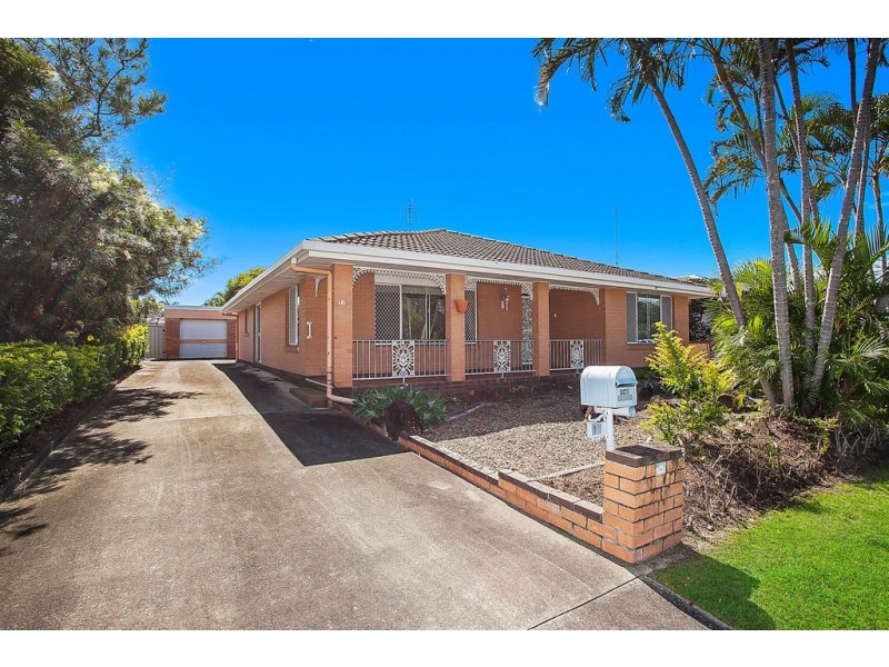 17 Lorikeet Lane, Burleigh Waters QLD 4220