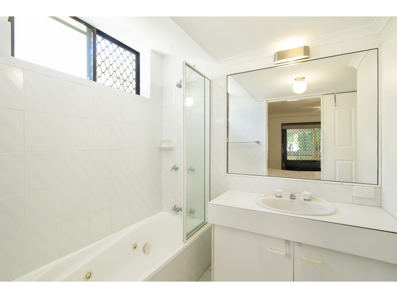 1/21 Hill Avenue, Burleigh Heads QLD 4220