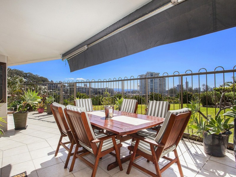 2/45 Hayle Street, Burleigh Heads QLD 4220