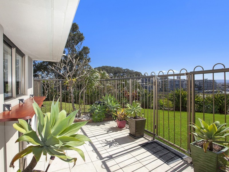 2/45 Hayle Street, Burleigh Heads QLD 4220