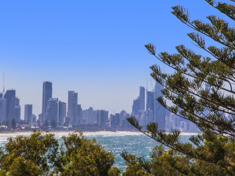 2/45 Hayle Street, Burleigh Heads QLD 4220