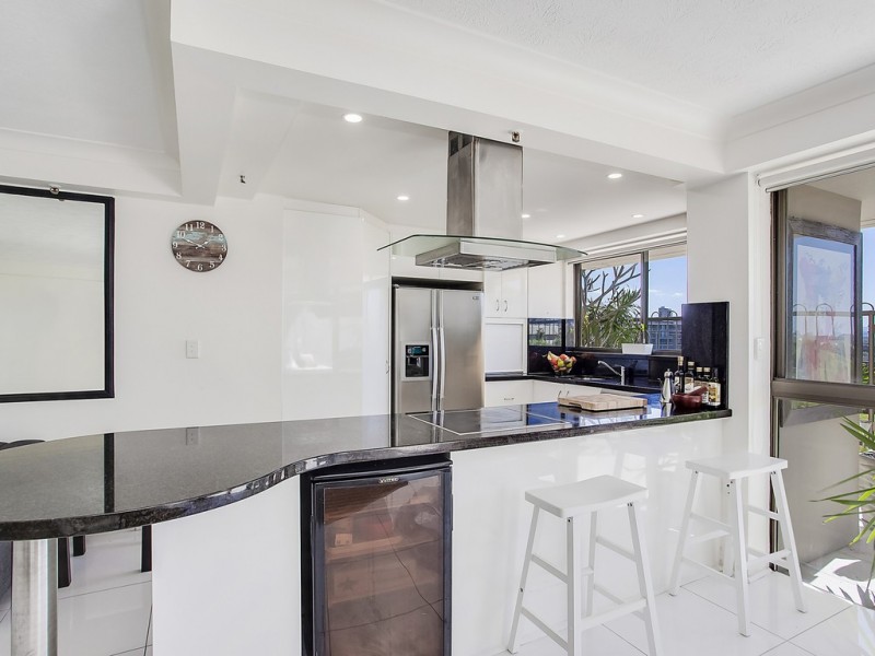 2/45 Hayle Street, Burleigh Heads QLD 4220