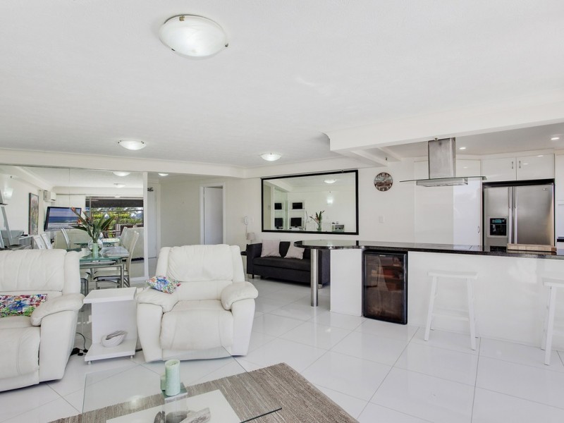 2/45 Hayle Street, Burleigh Heads QLD 4220